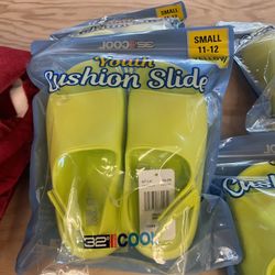32 Degrees  Cool Youth Cushion  Slides