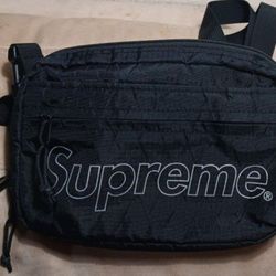 Supreme Shoulder Bag 