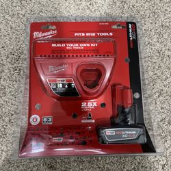 Milwaukee M12 12-Volt Lithium-Ion XC Battery Pack 4.0 Ah and Charger Starter Kit