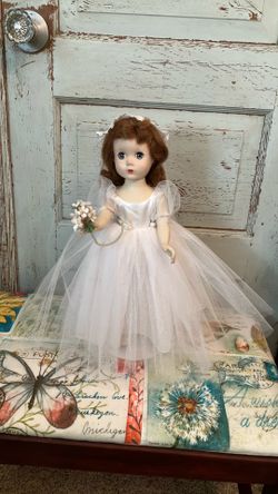 Vintage Madame Alexander  15” Maggie Doll in Bride Dress