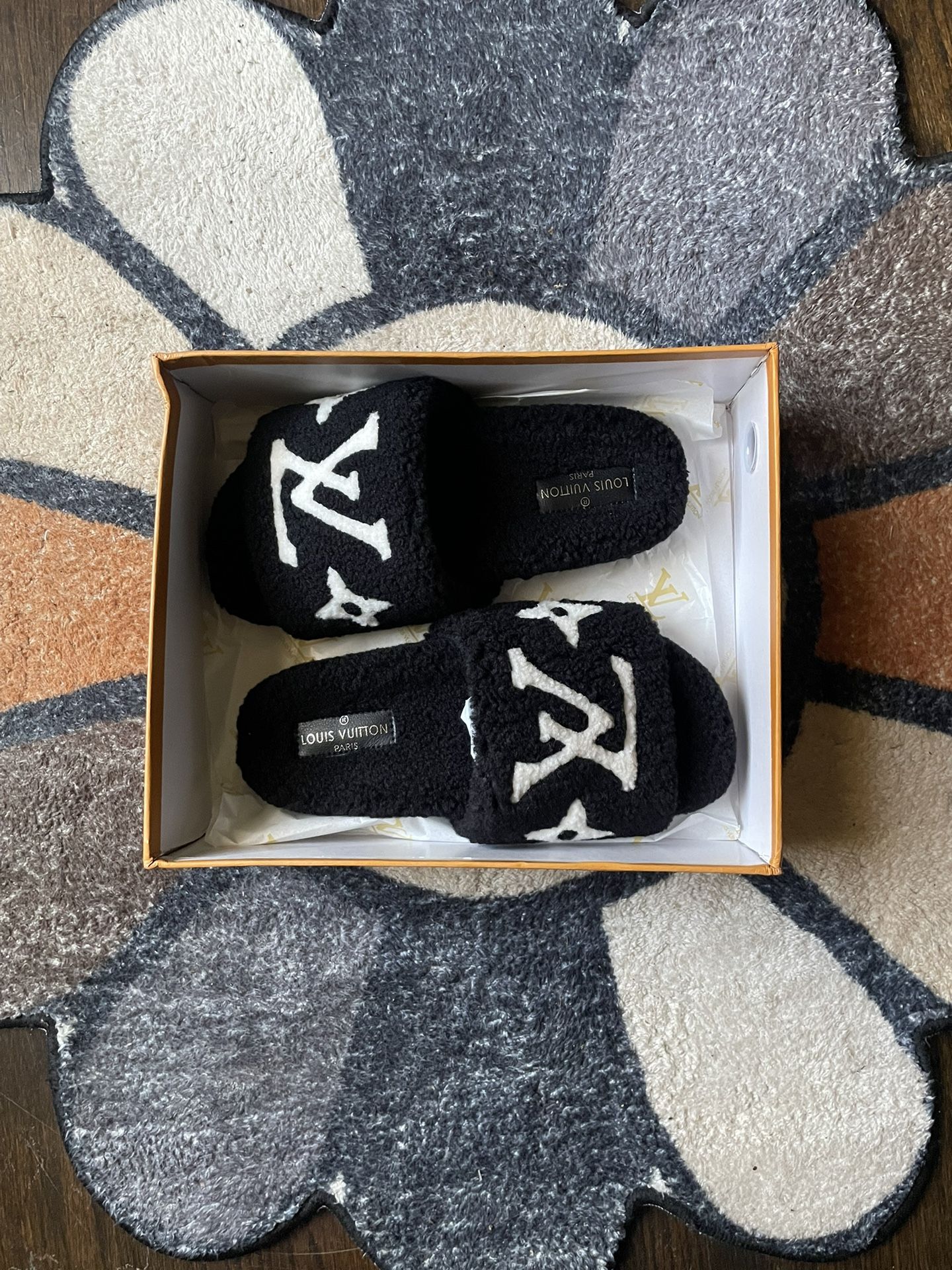 Louis Vuitton Slippers