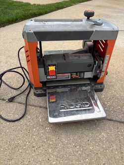 Rigid model r4331 planer