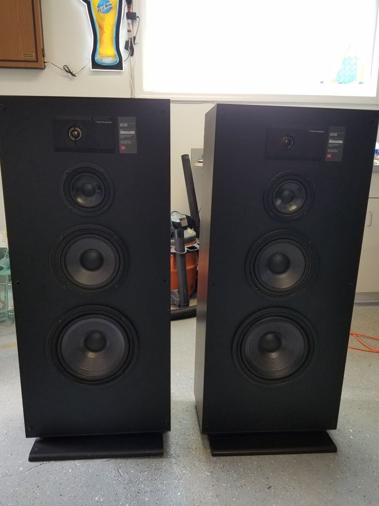 JBL 940 Tower Speakers Look And Sound Great