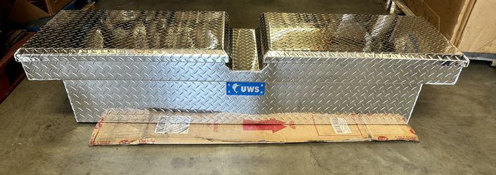 UWS 72.875-in x 20-in x 14.75-in Bright Aluminum Aluminum Crossover Truck Tool Box