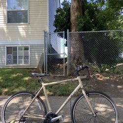 Trek 7.2 FX Hybrid Bike – 22.5” (57cm) Frame – 700c – 24-Speed – Alpha Aluminum Bicycle 