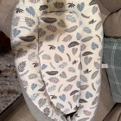 Baby Lounger / Baby Nest 