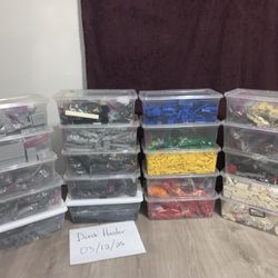 HUGE LOT Of Lego Bricks