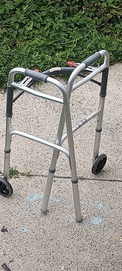 Adult walker with wheels $10