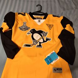 Women's Pittsburgh Penguins Crosby Jersey L
