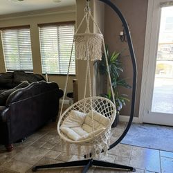 Contains C-shaped bracket, including heavy-duty steel bracket + lace hanging chair combination with tassels, suitable for indoor and outdoor bedrooms,