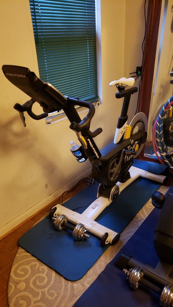 ProForm Le Tour de France with iFit® Enabled with Google Maps™
Indoor Exercise Bike