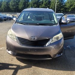 2012 Toyota Sienna