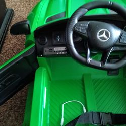 kids motorized  Mercedes electric car