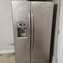 Side By Side Stainless Steel Refrigerator 