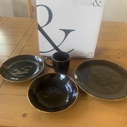 New In Box Olivia & Oliver Harper Casual Slate Gold Trim 4 Piece Place Setting 