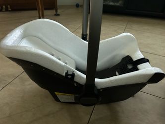 Nuna infant car seat shell only for ***for prop only
