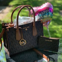 New!!! Michael Kors Tote Bag And Card Wallet