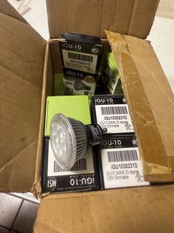 bombilla LED de reemplazo con casquillo iGU10 de la marca MSi Solid State Lighting.