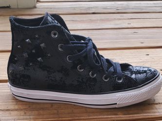 Black high top converse