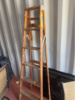 6 ft wood ladder