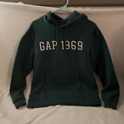 "Vintage Green Gap Sweatshirt - Casual Cool Style"
