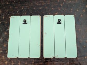 Clip photo frames set of 2 - like new