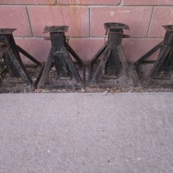 Set  (4)  HEAVY DUTY JACK STANDS