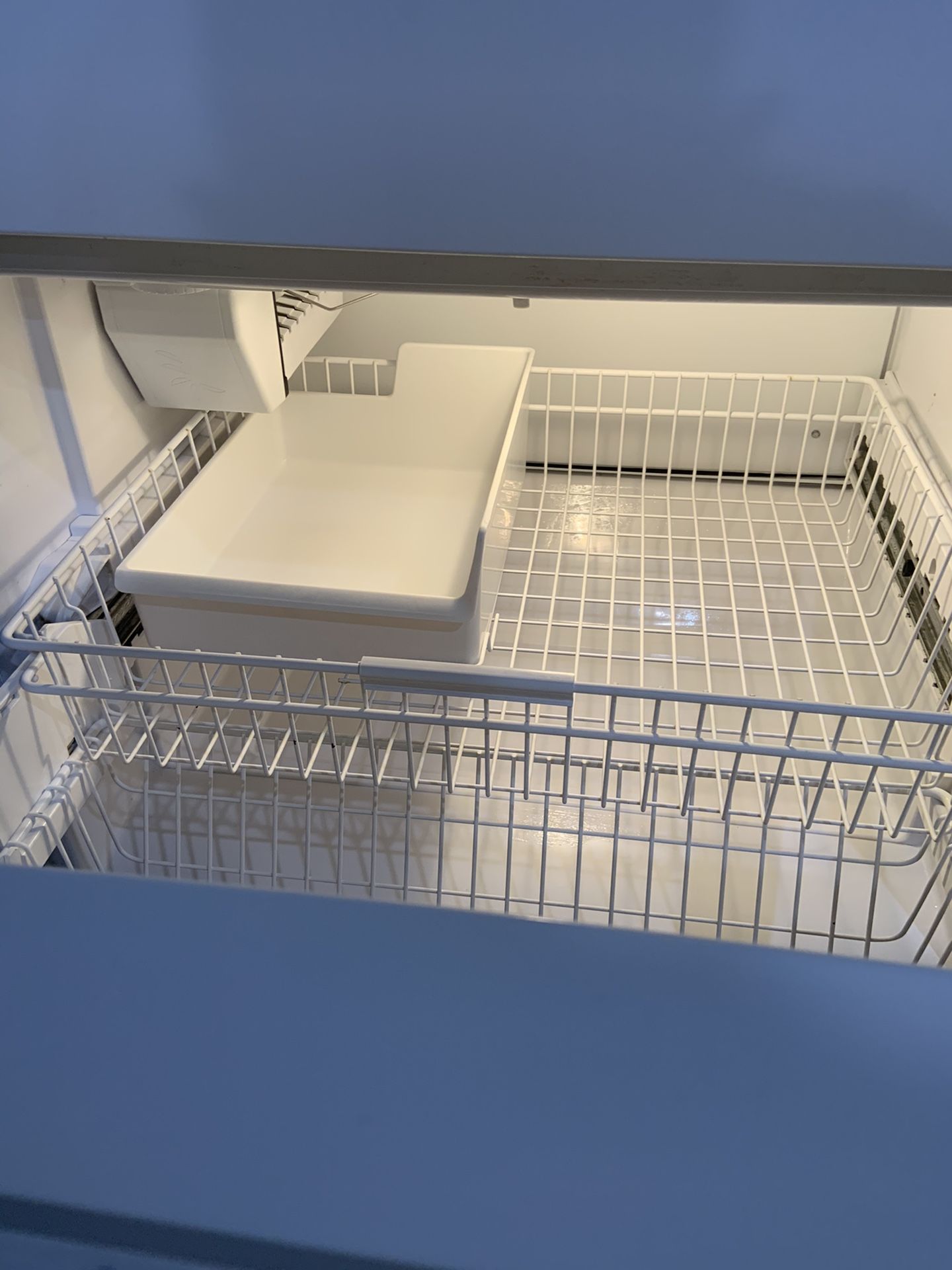 Amana Refrigerator for Sale in Visalia, CA OfferUp