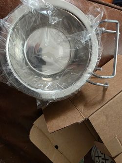 Small stainless steel water bowl for kennel
