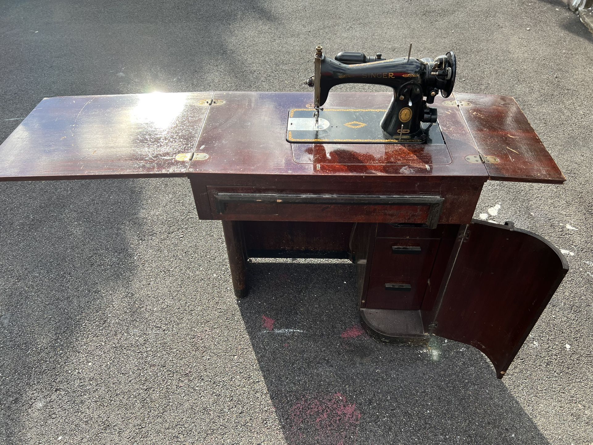 Vintage Singer Sewing Machine