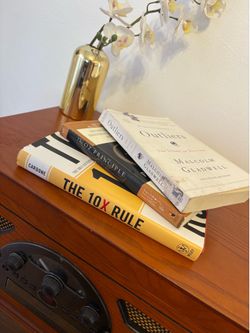 3-Book Success & Business Growth Bundle: Outliers, The 10X Rule, The Oz Principle