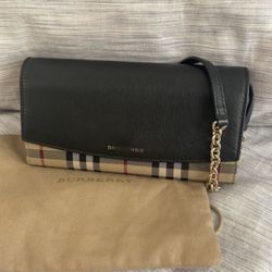 Burberry Wallet On Chain