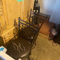 4 Kitchen Chairs!!