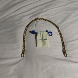 LV metal lockme tender chain strap gold