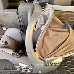 Chicco Keyfit 35 Car Seat (Exp 10/2027)