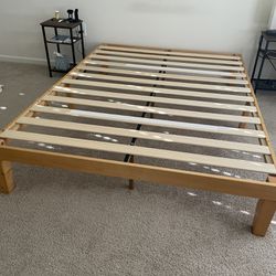 Bed Frame - Wood Platform Queen