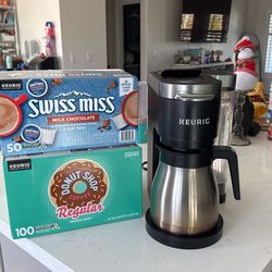 Kerri coffee Maker And pods