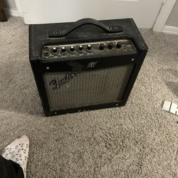 Fender Mustang 1     20amp Guitar