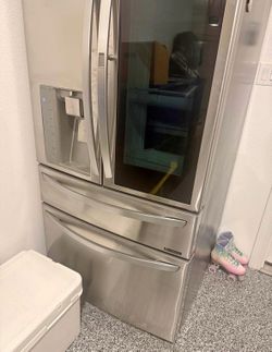 LG 30 Cu. Ft. French Door Door-in-Door Refrigerator - Works Perfect - Stainless