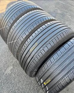 235 45 18 Michelin Tires Con 80% de Vida Las 4