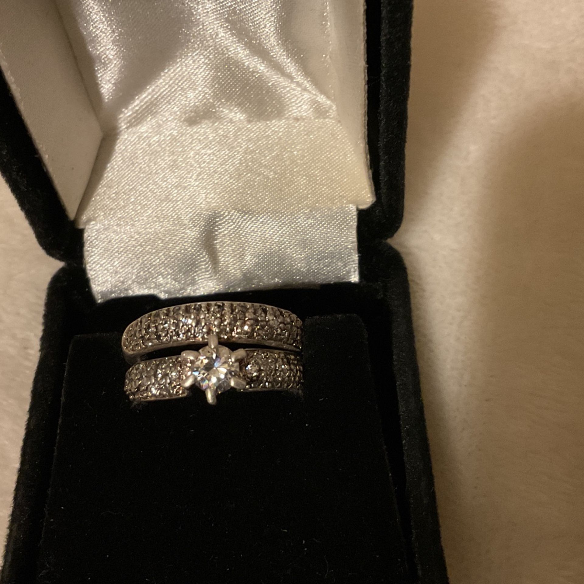 Sterling Silver 925 ( SW) Wedding Engagement Ring Set With CZ Stones..Size 8