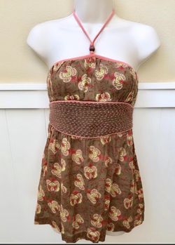 Hippie style Free People halter tank top. In excellent condition! Sz 0