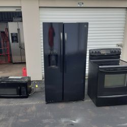 blk fridge stove microwave set works great