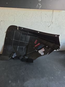 MASERATI LEVANTE FRONT RIGHT FENDER LINER REARWARD SPLASH SHIELD OEM 2017 - 2023