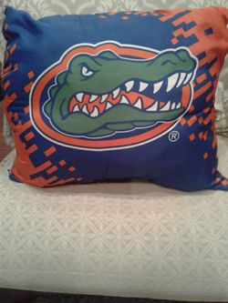 NEW FLORIDA GATORS THROW PILLOW