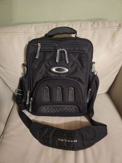Oakley tactical field vertical messenger bag