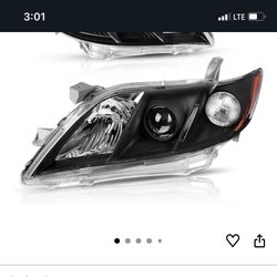 Toyota Camry Headlight (Black Background) 