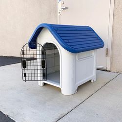 (NEW) $50 Small Dog House w/ Door, Waterproof Plastic Indoor Outdoor Shelter Cage Kennel 23x30x26 inches