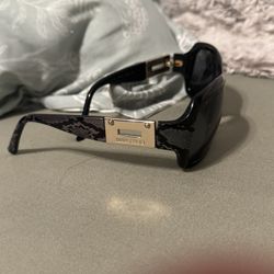 Woman’s Sunglasses