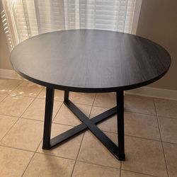 Dining room table and 4 chairs